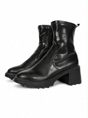 JustFab Black Chunky Heel Ankle Boots – Size 10 EUC